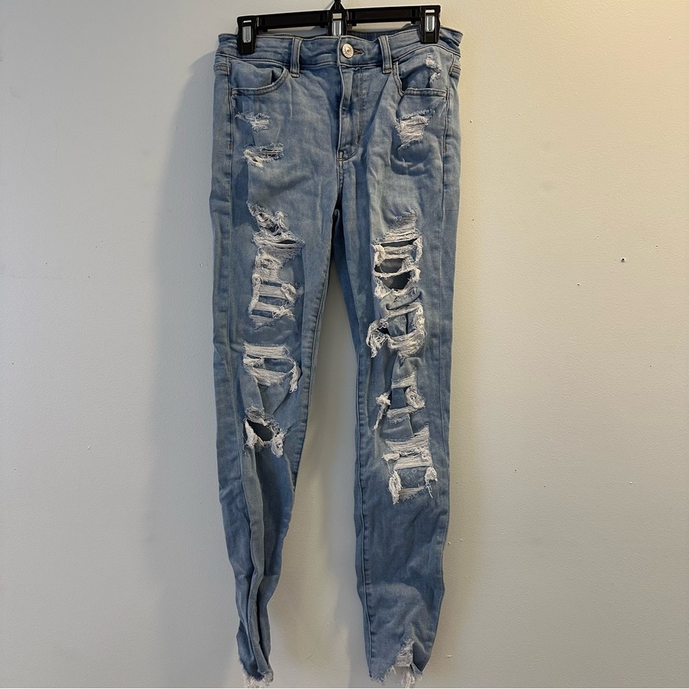 American Eagle High Rise Jegging Crop Light Wash Distressed Jeans